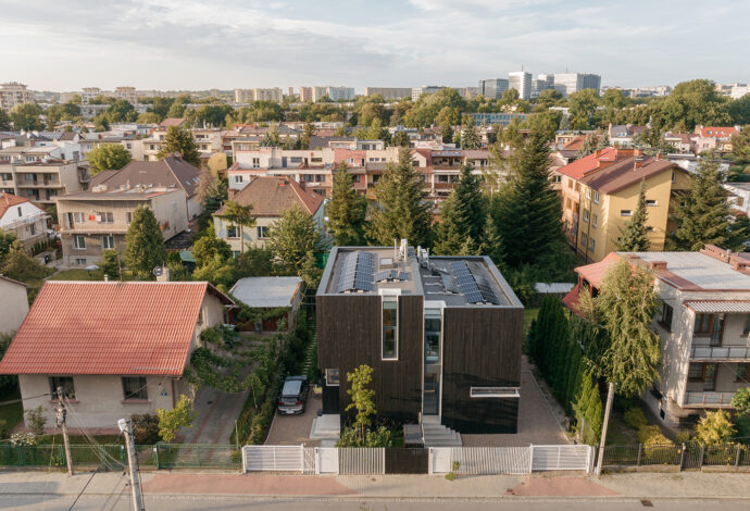 D13 wooden HOUSE