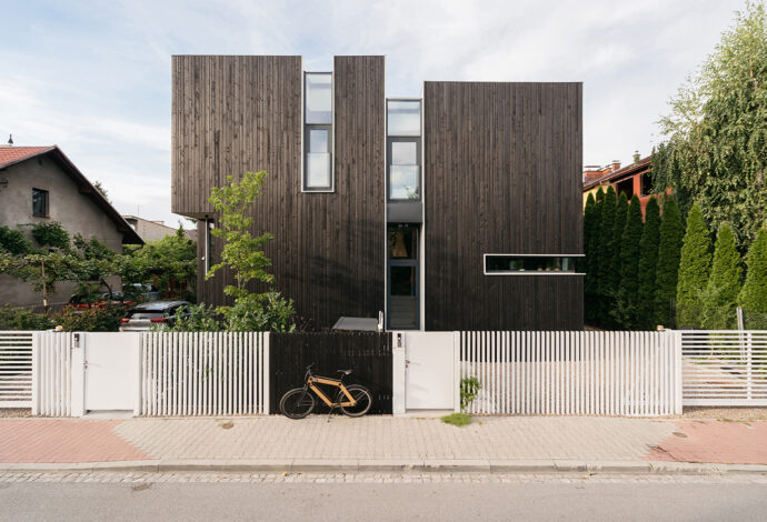 D13 wooden HOUSE